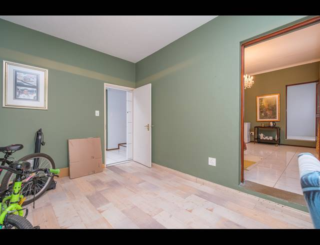 5 BEDROOM FREEHOLD FOR SALE IN BLACKHEATH